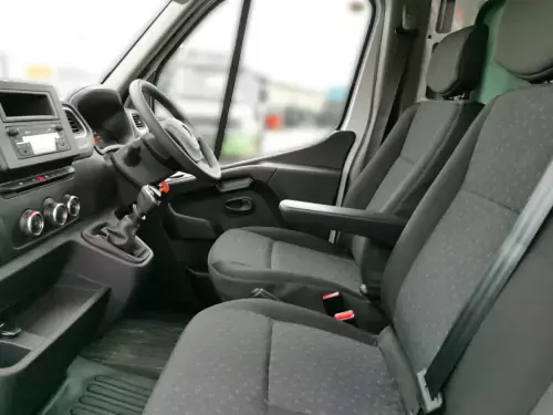 Light Hire Truck with 750Kg Tail-lift